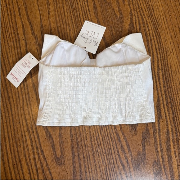 Show Me Your Mumu Big Bow Top - White
Taffeta - NWT - Picture 4 of 5